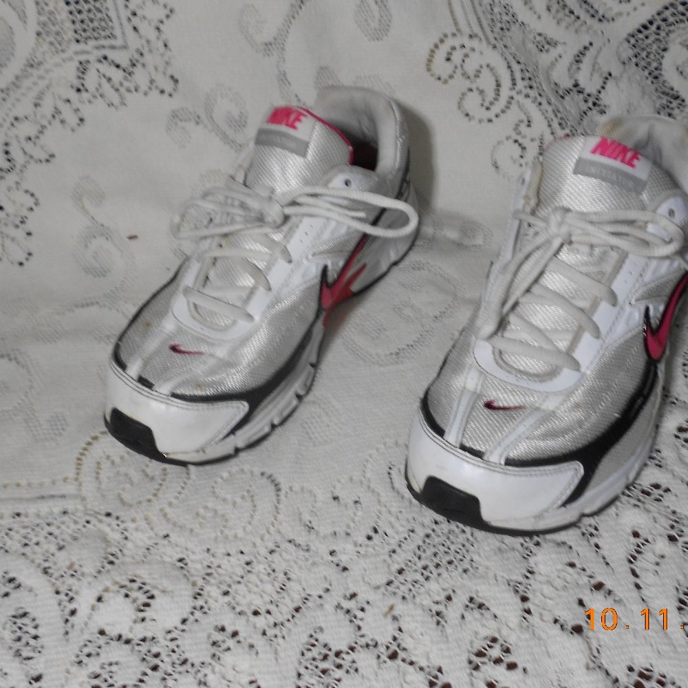 Nike Initiator Athletic Shoes